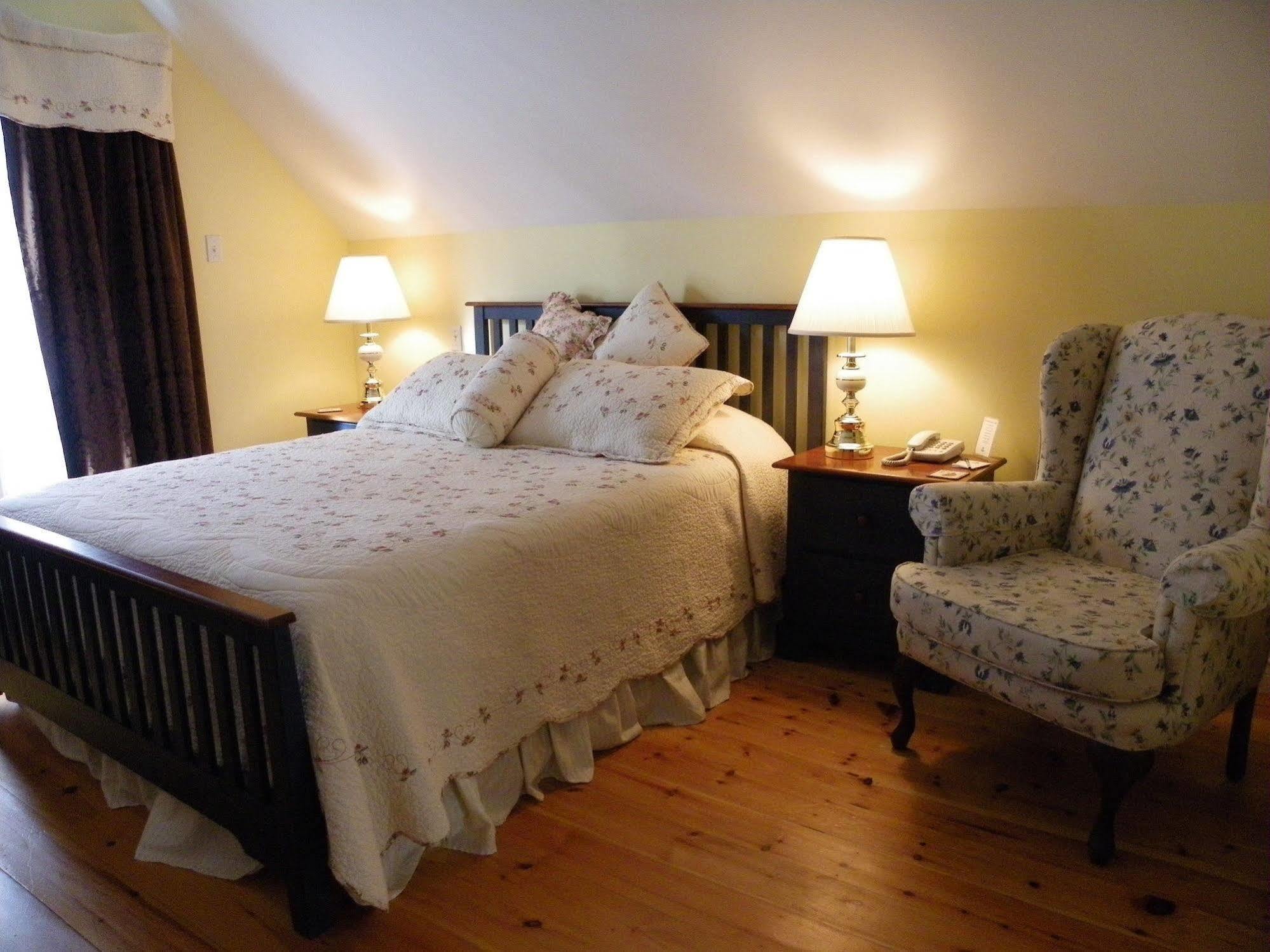 The Colonel'S In Bed And Breakfast Φρεντέρικτον Εξωτερικό φωτογραφία